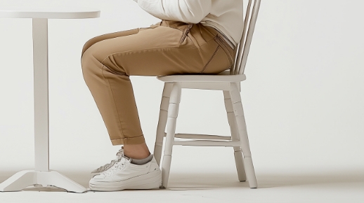 앉거나 누울 경우 통증 감소