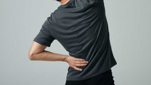 허리 뒤로 젖힐 시 심한 통증